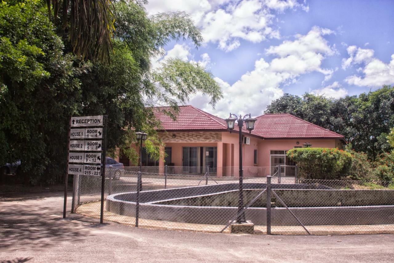 Waterfalls Hotel Lusaka Zewnętrze zdjęcie